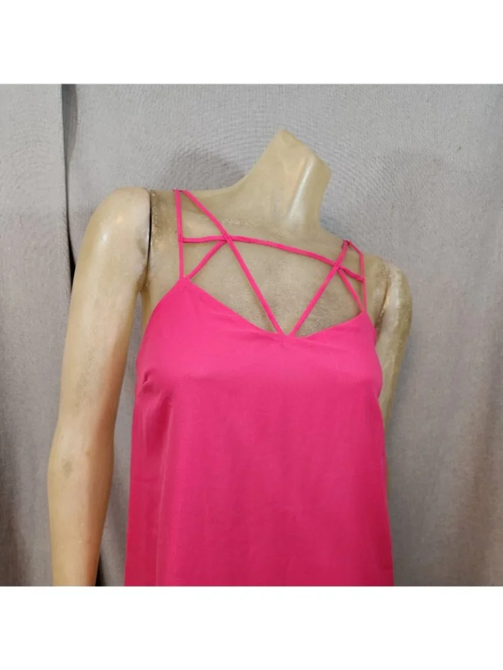 Charlotte Russe Solid Pink Sweetheart Neck Slvlss Strappy Shift Dress MEDIUM - Picture 2 of 6